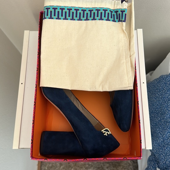 EUC Tory Burch Elizabeth 85mm Round-Toe Pump - Royal Navy Suede (Size 10) - Picture 12 of 12